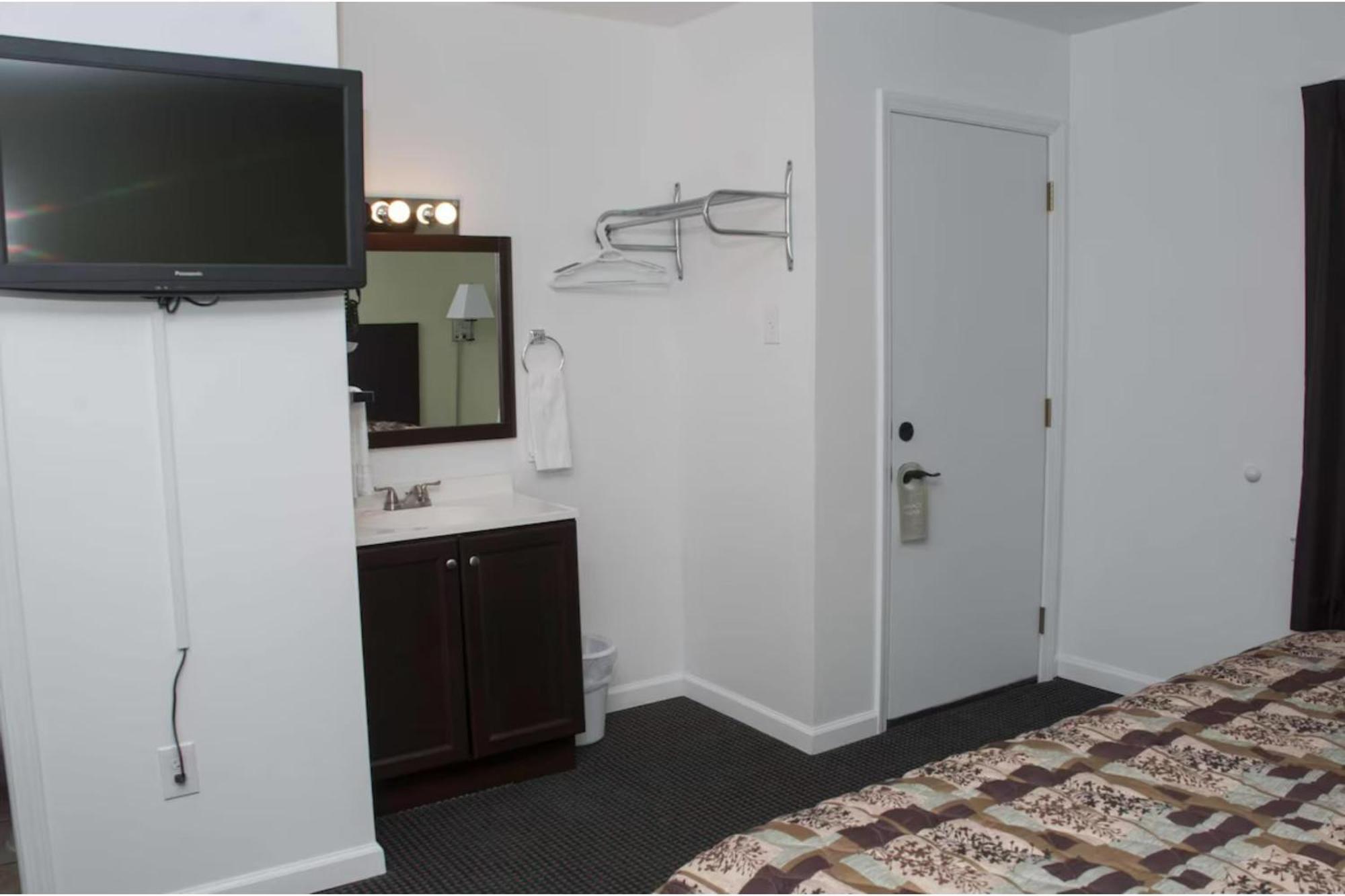 Oyo Travelier Motel Macon Exterior photo