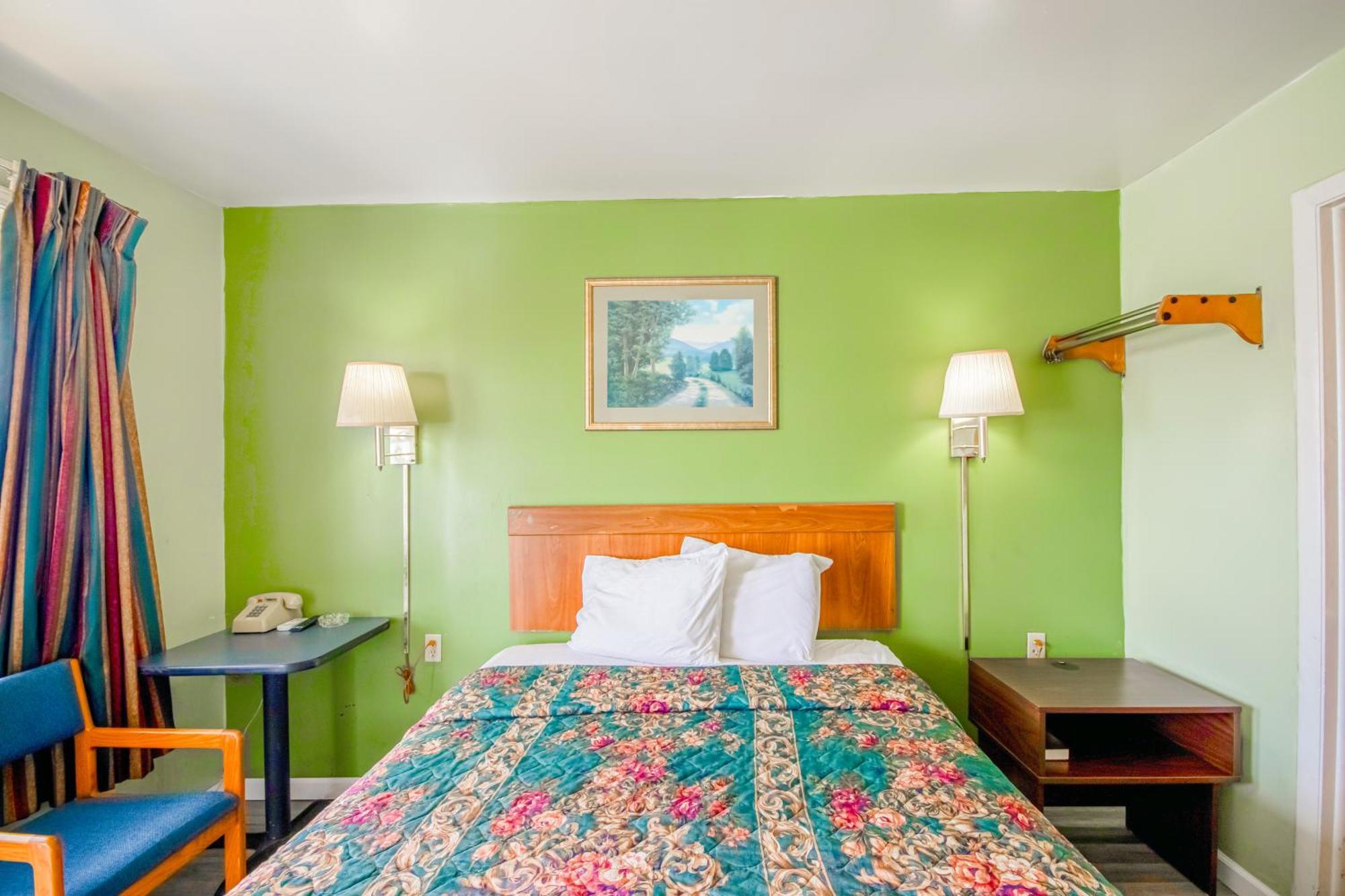 Oyo Travelier Motel Macon Exterior photo
